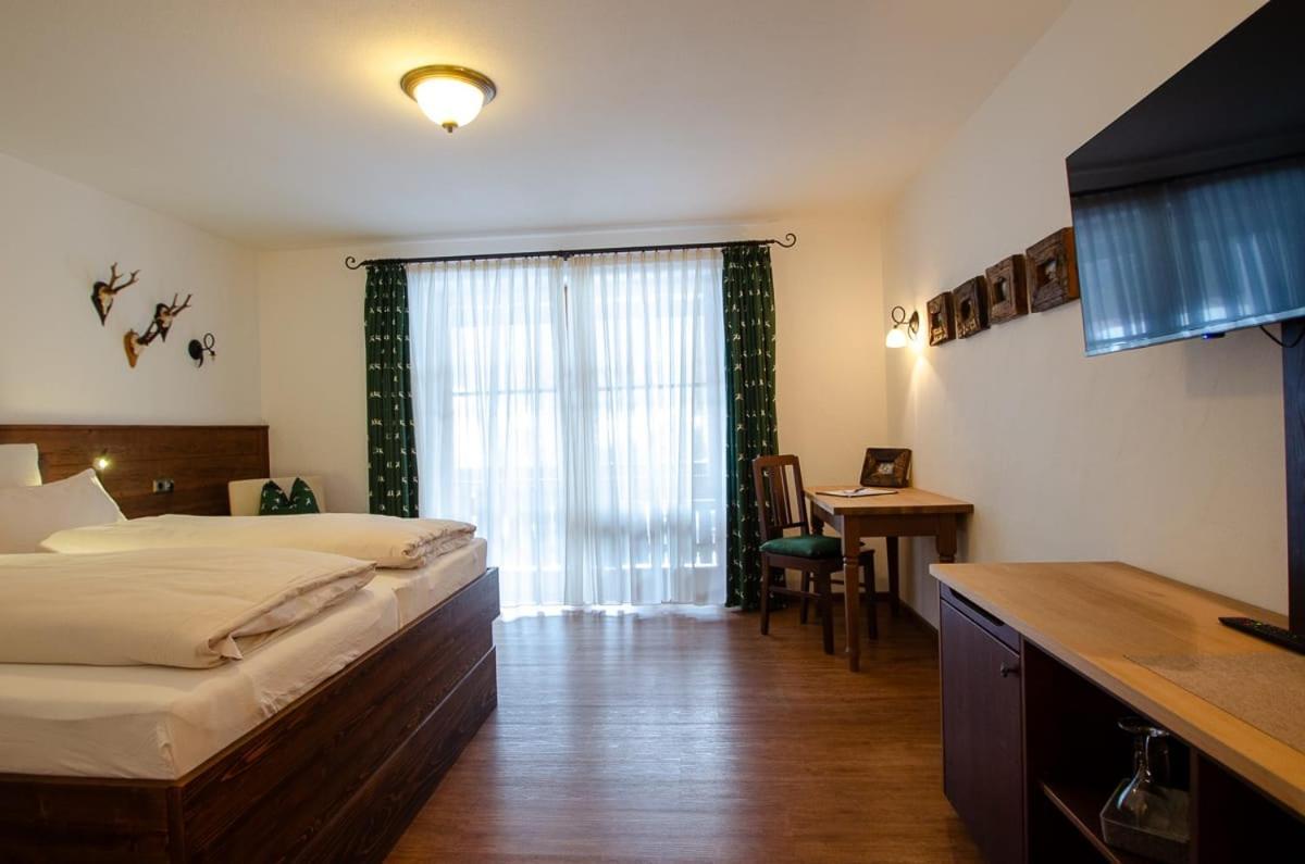 S'Wirtshaus Hotel & Restaurant Oberammergau Buitenkant foto